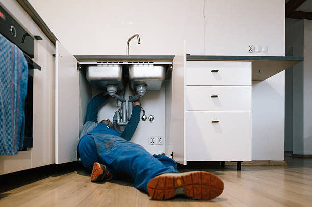 Professional Plumbing technician working in Glenelg, MD
